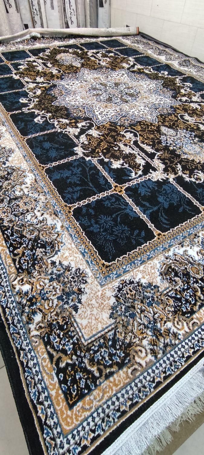 ۳تخته ۱۲متری سورمه ای|فرش|شیراز, کوشک میدان|دیوار