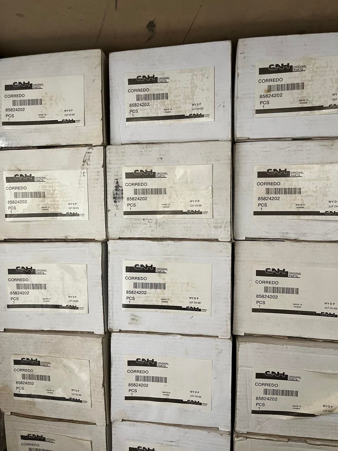 قطعات بیل بکهو نیوهلندCNH|ماشین‌آلات صنعتی|ابریشم, |دیوار