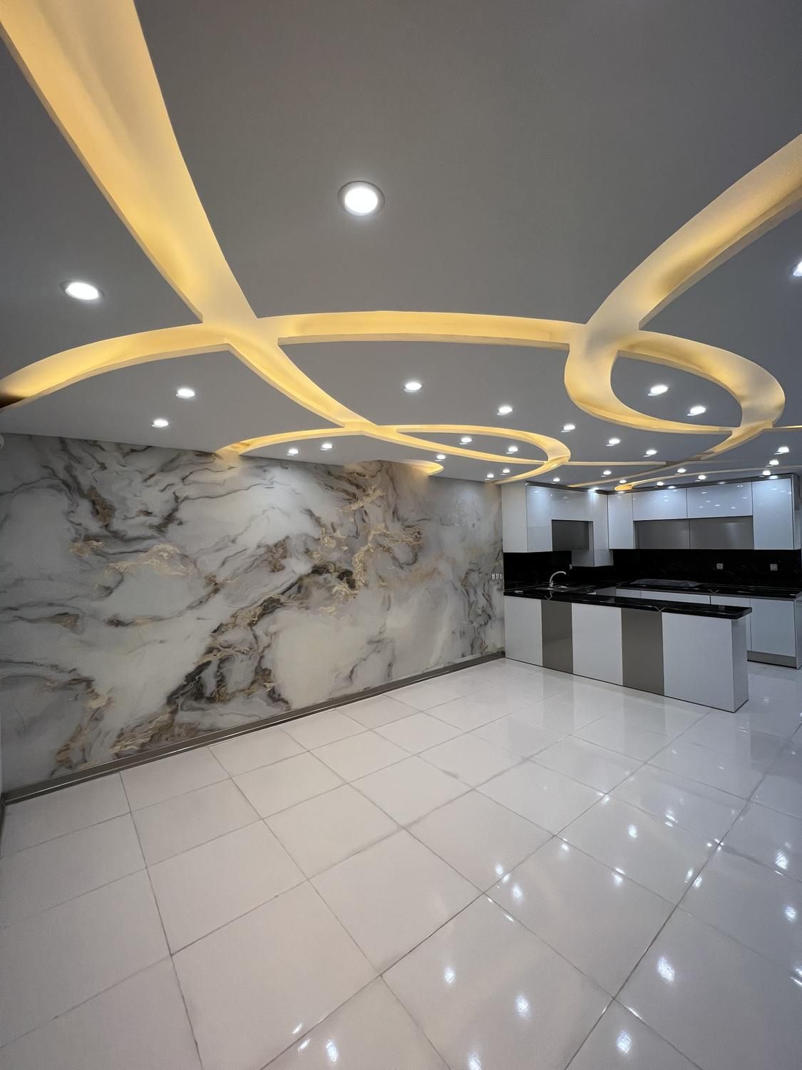 آپارتمان۹۴ متر کوهپایه (۲ کله نور گیر) ۲ واحدی|فروش آپارتمان|پرند, |دیوار