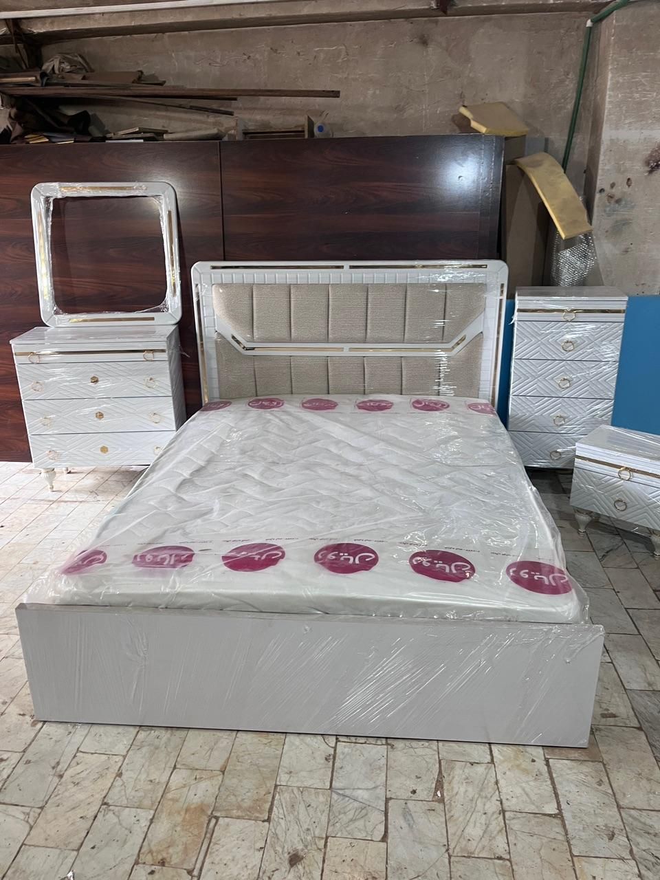سرویس کامل تخت خواب دونفره و یک نفره ( تولیدی)|تخت و سرویس خواب|اردبیل, |دیوار
