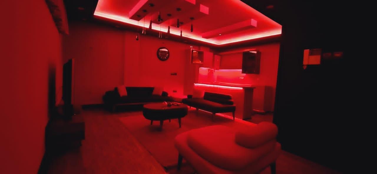 اجاره سوییت اپارتمان مبله در ۳۳پل|اجارهٔ کوتاه‌مدت آپارتمان و سوئیت|اصفهان, سعادت‌آباد|دیوار