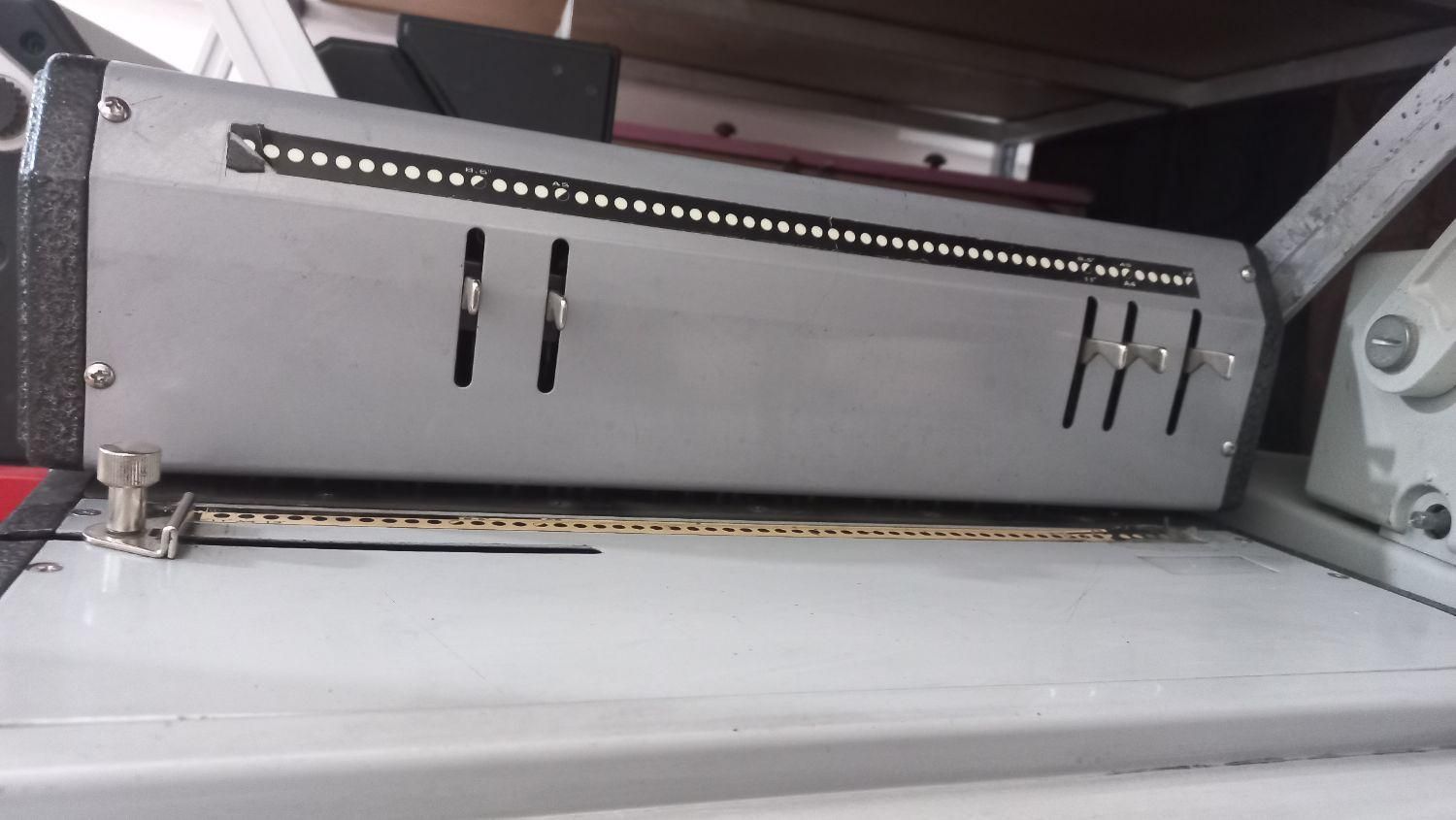 فنرزنی کتاب سیمیکنپانچ کاغذ صحافی|لوازم التحریر|نجفآباد, |دیوار