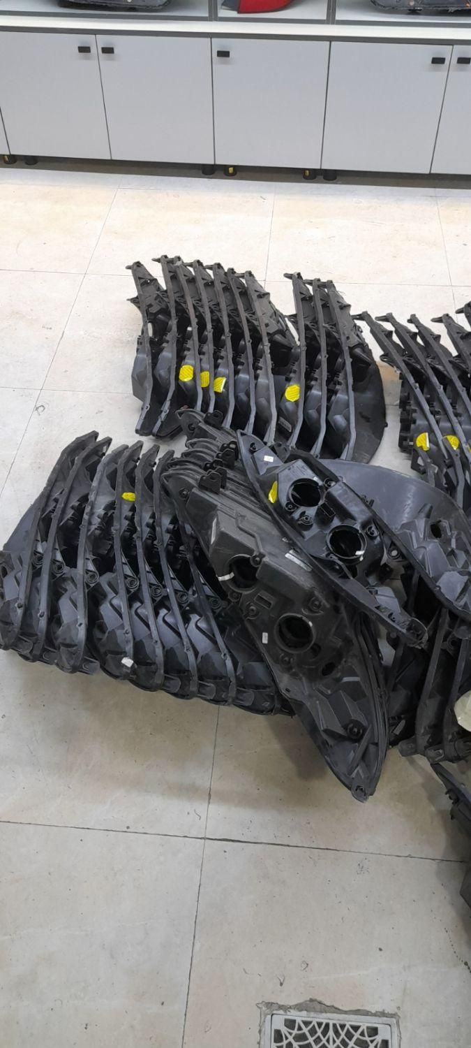 طلق چراغ جلو ۲۰۷|قطعات یدکی و لوازم جانبی|تهران, پونک|دیوار