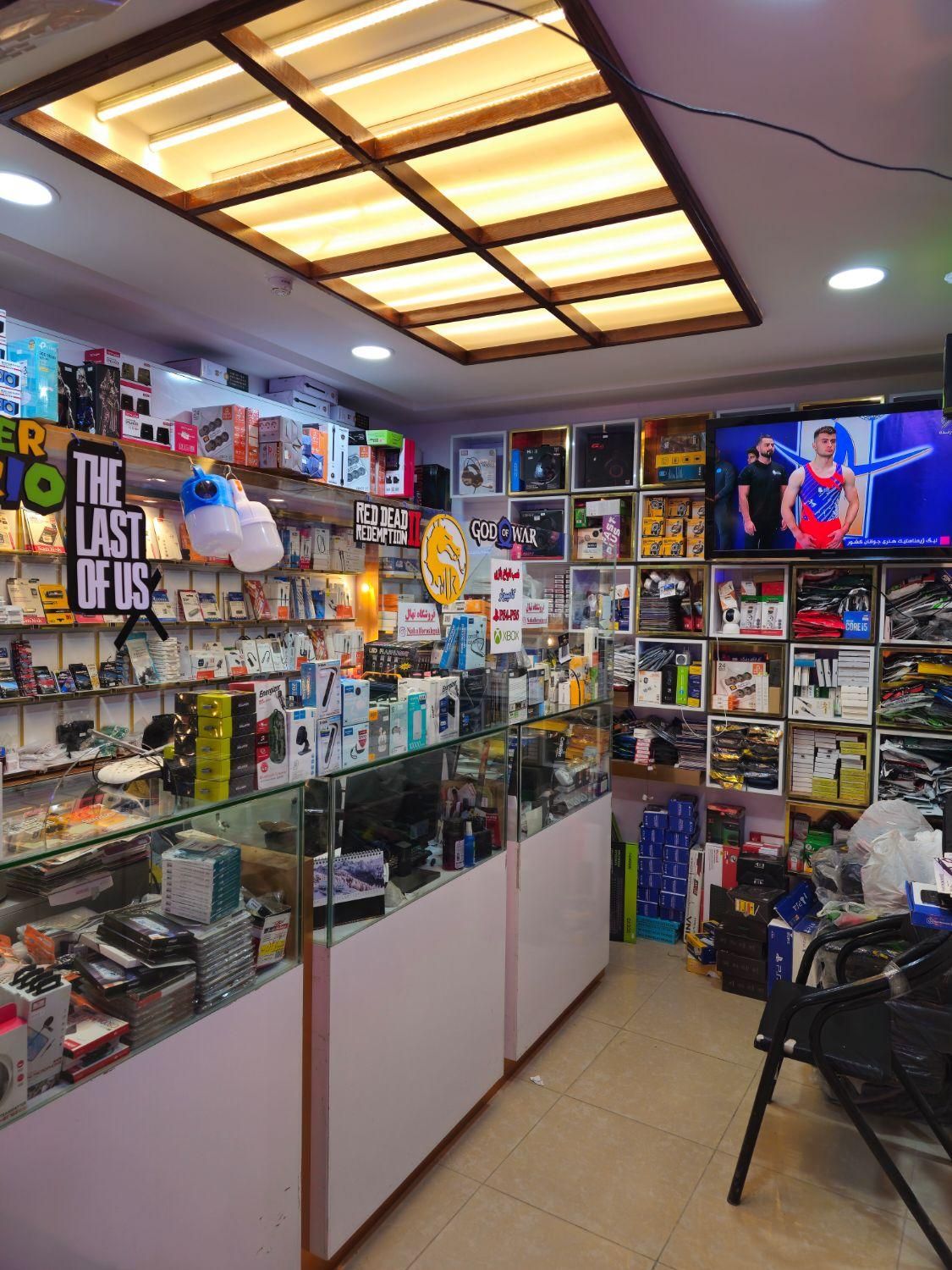 تعمیر مانیتور و اسپیکر برقی (فروشگاه دیجیتال نهال)|خدمات رایانه‌ای و موبایل|کازرون, |دیوار