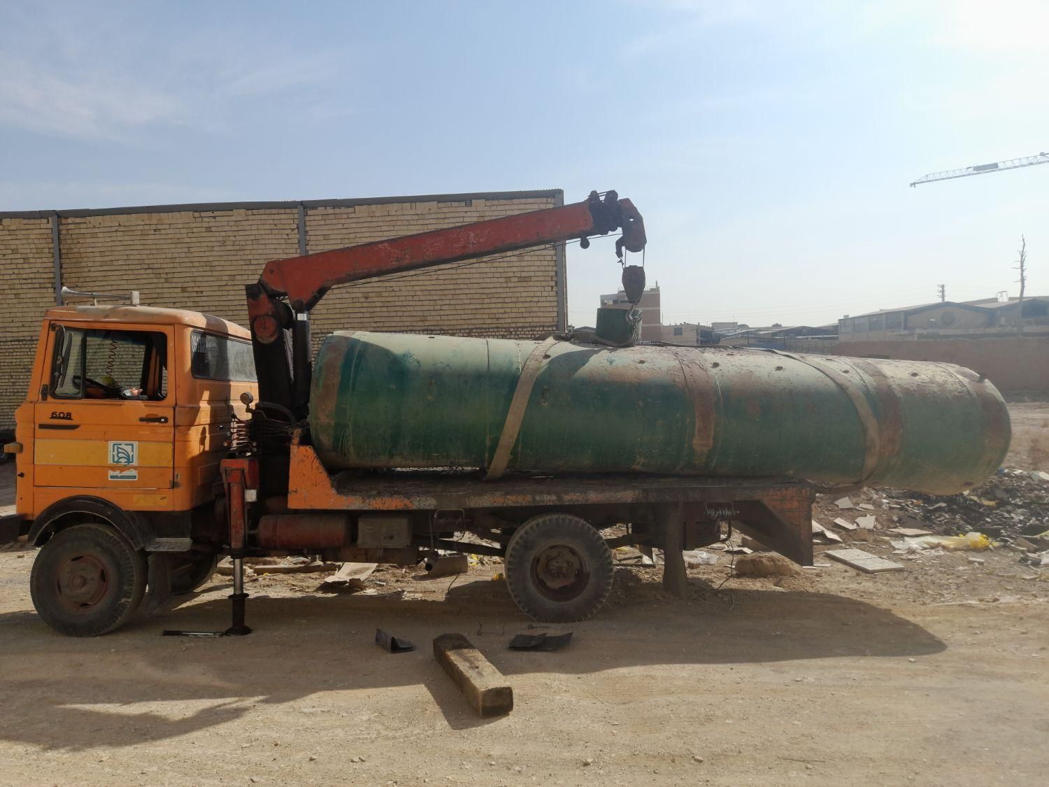 جرثقیل ۳ تن دکل ۱۲ متری‌ (سبدار)|خدمات حمل و نقل|خمینی‌شهر, |دیوار