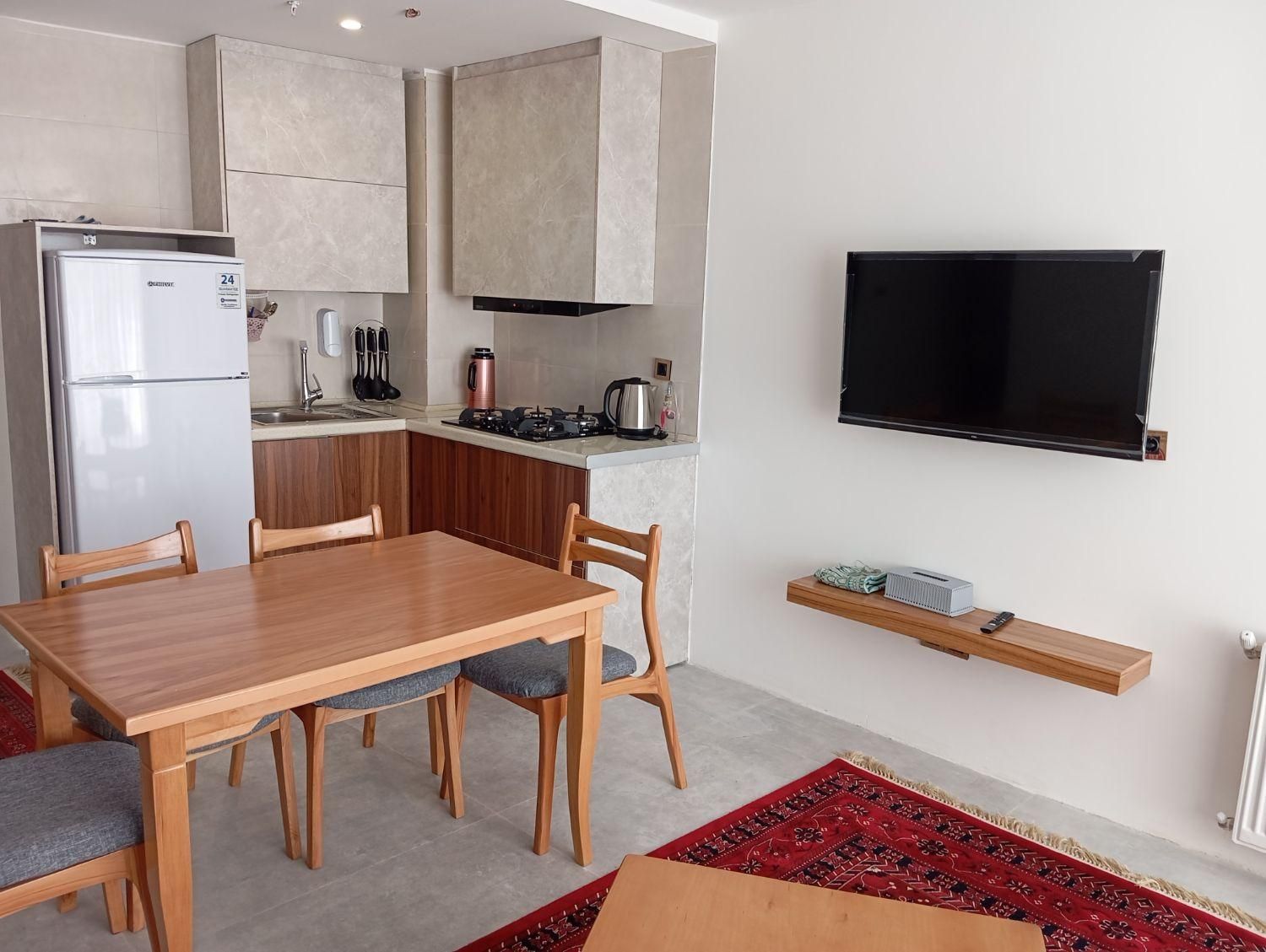 اجاره هتل آپارتمان به صورت روزانه|اجارهٔ کوتاهمدت آپارتمان و سوئیت|شیراز, زند|دیوار