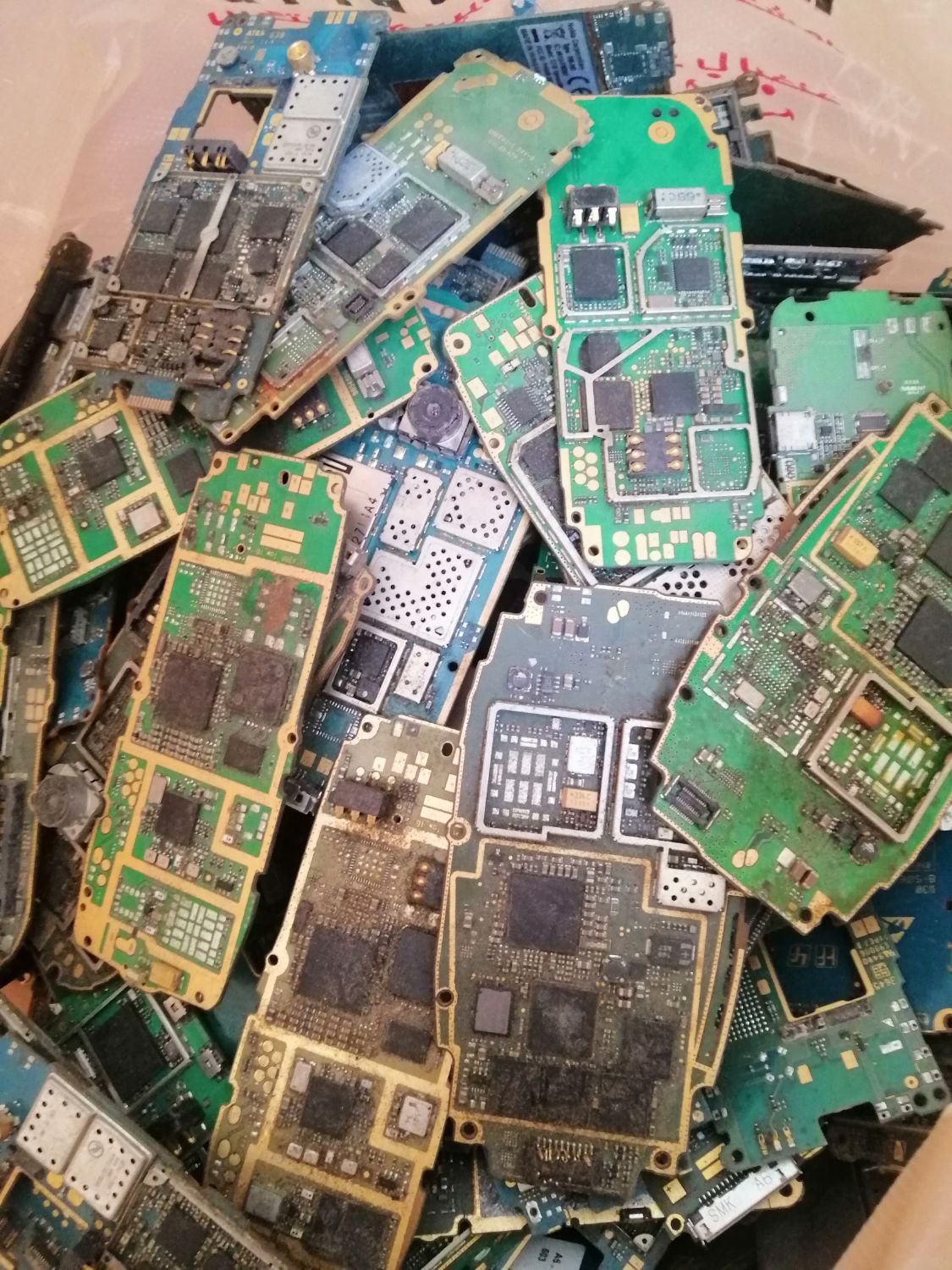 خریدار برد های موبایل سوخته و خراب و قدیمی|لوازم جانبی موبایل و تبلت|شیراز, کوزه گری|دیوار