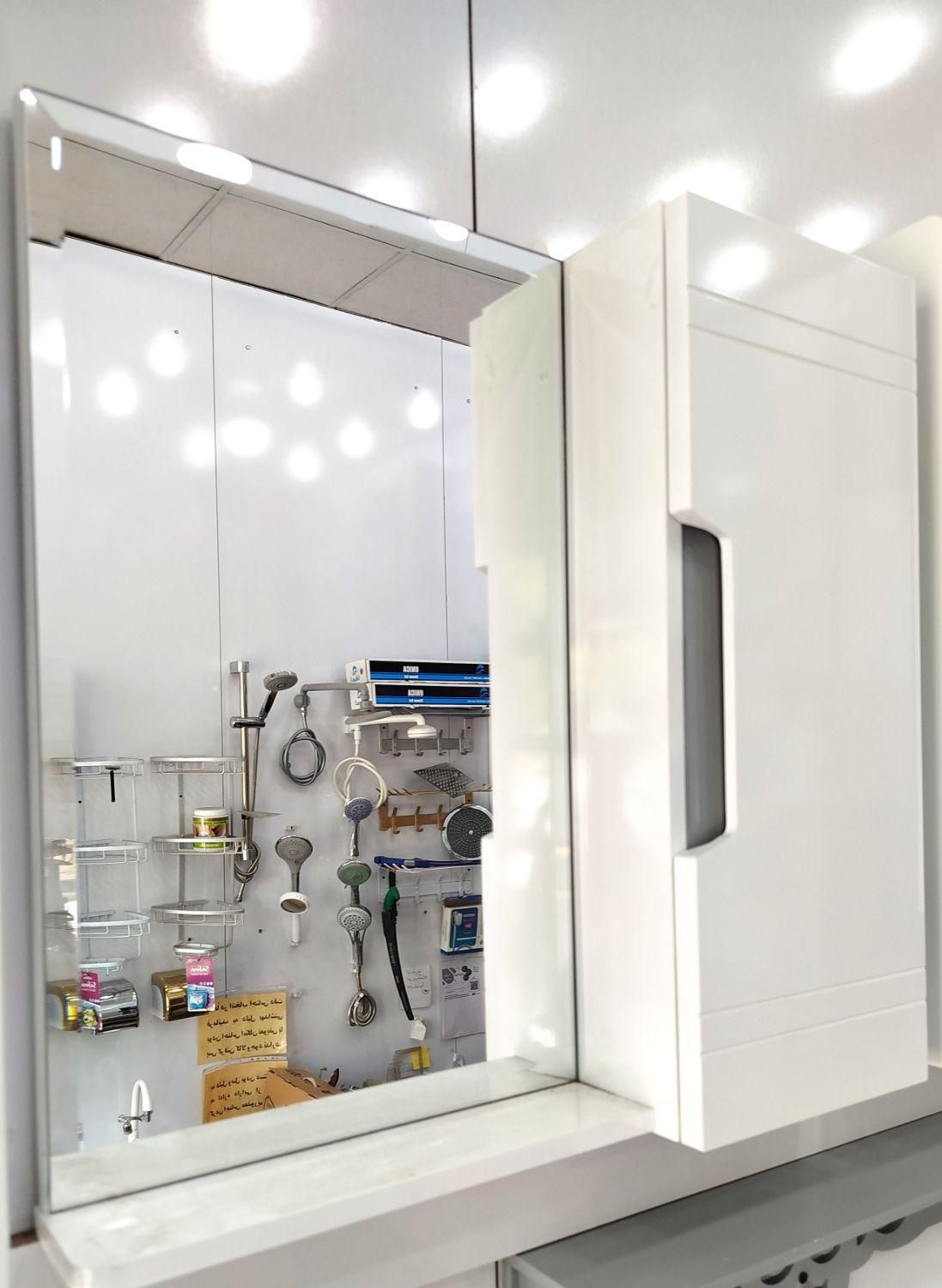 باکس آیینه پی.وی.سی (pvc) صد درصد ضد آب|لوازم سرویس بهداشتی|شیراز, پانصد دستگاه ارتش|دیوار