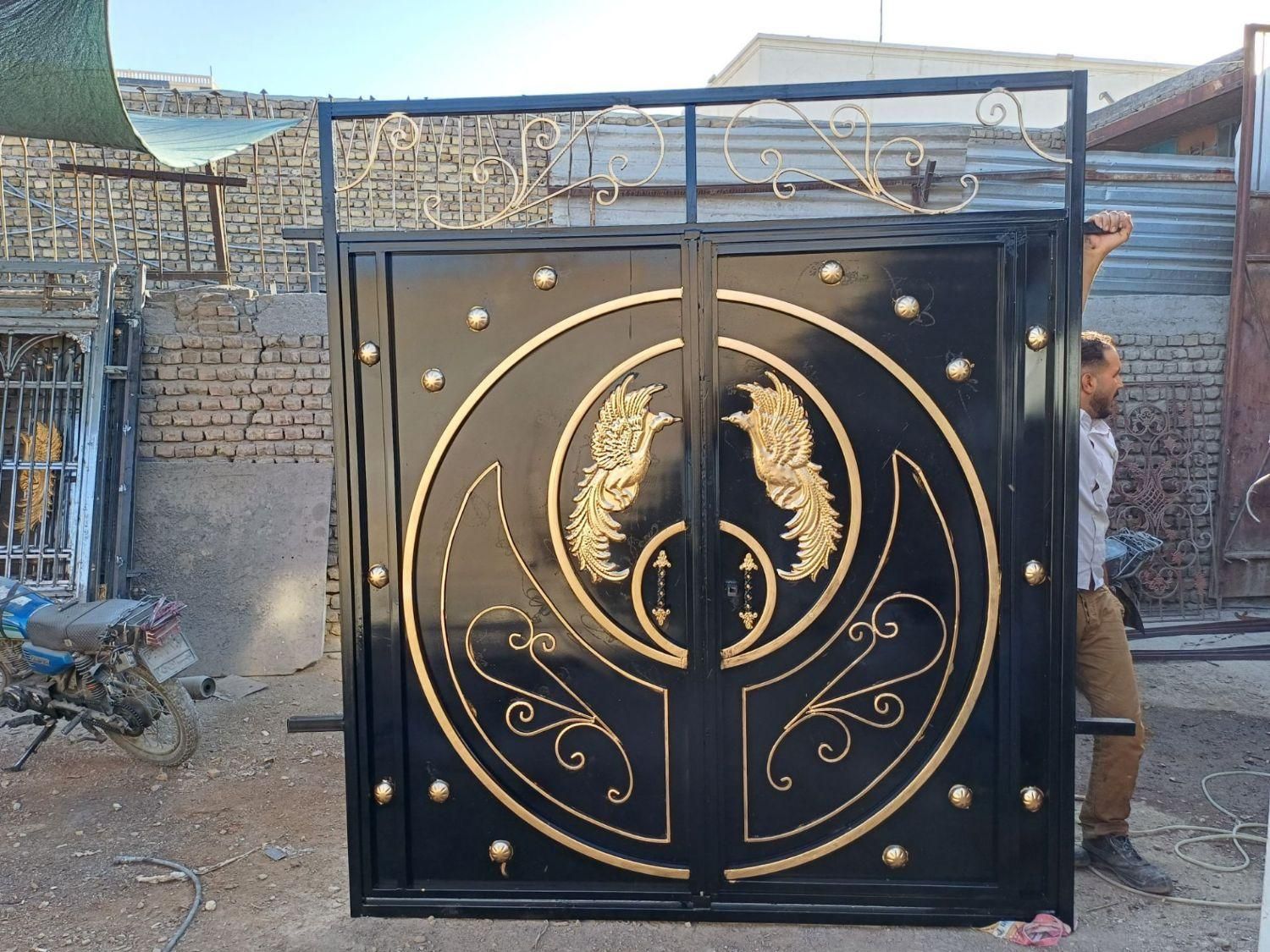 کد ۱۲۱۳درب فلزی پنچره نخلی حیاطی سنگین  در حیاط|مصالح و تجهیزات ساختمان|مشهد, طبرسی شمالی|دیوار