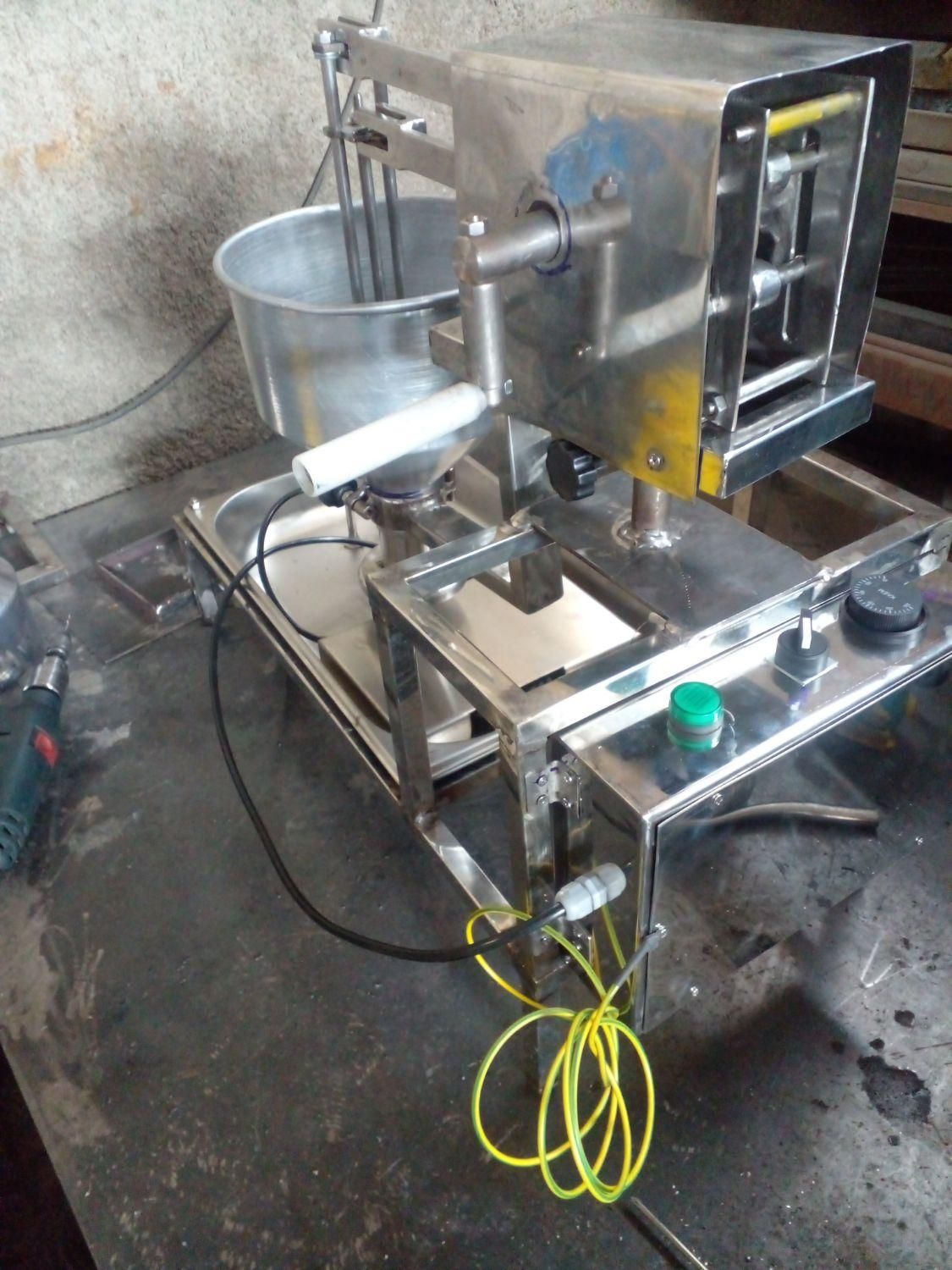 دستگاه دونات ساز صنایع غذایی با سرخ کن|کافی‌شاپ و رستوران|تهران, شهرک چیتگر|دیوار