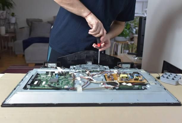 تعمیرات تخصصی تلویزیون‌های LED، LCD|خدمات پیشه و مهارت|شاهین‌شهر, عطار|دیوار