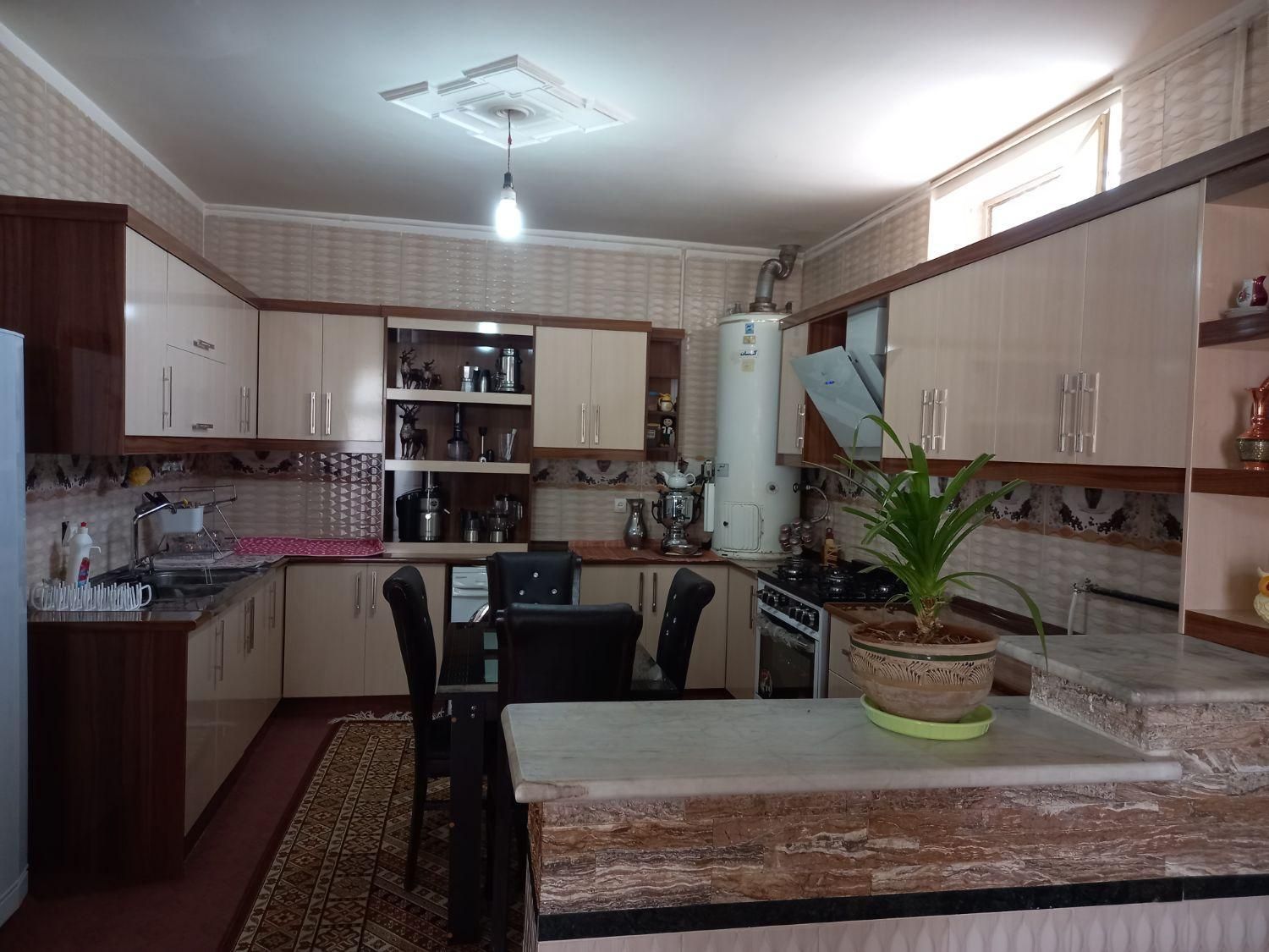 ساخت و تعمیر انواع کابینت فلز و ام دی اف|خدمات پیشه و مهارت|اصفهان, لاله|دیوار