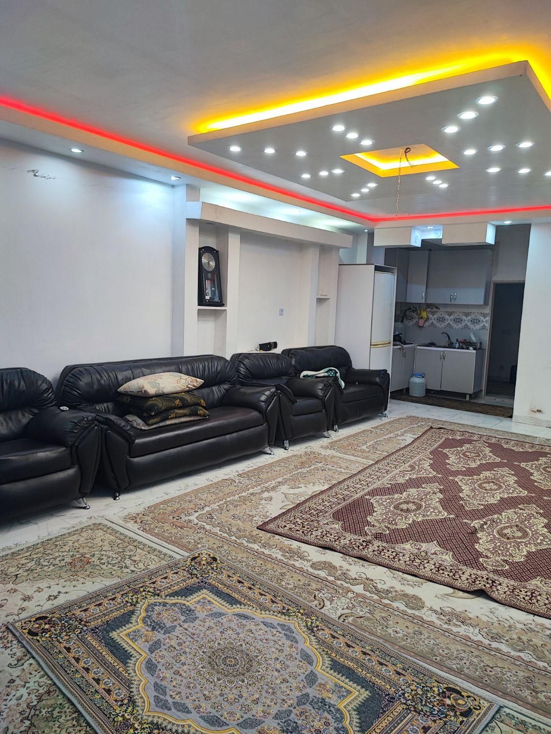 اجاره روزانه باغچه استخر دار|اجارهٔ کوتاه‌مدت آپارتمان و سوئیت|ماهدشت, |دیوار
