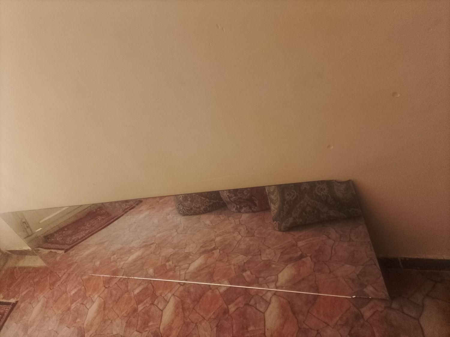آینه در حد نو|آینه|ایلام, |دیوار