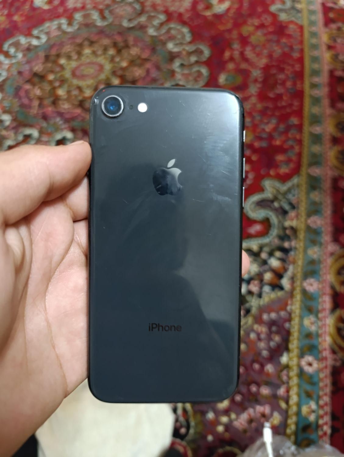اپل iPhone 8 با حافظهٔ ۶۴ گیگابایت|موبایل|شاهین‌شهر, سعدی شمالی|دیوار
