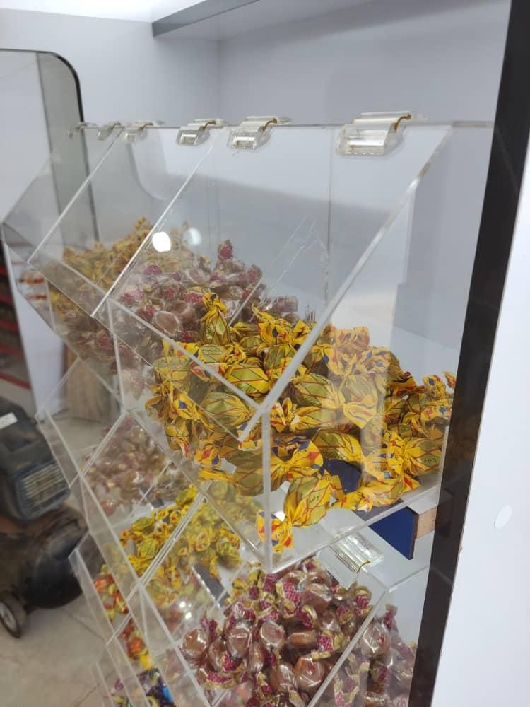 استند  پاستیل  و قفسه شکلات|فروشگاه و مغازه|رشت, چله خانه|دیوار