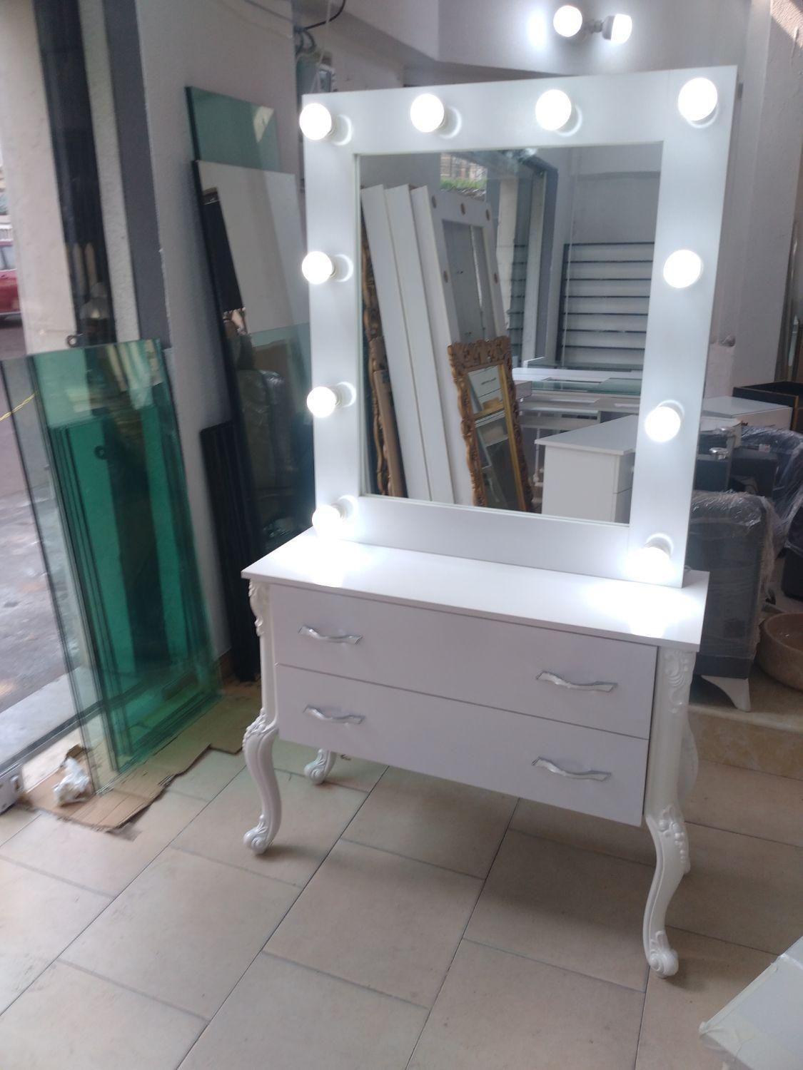 آینه کنسول لامپدار|بوفه، ویترین، کنسول|رشت, چله خانه|دیوار