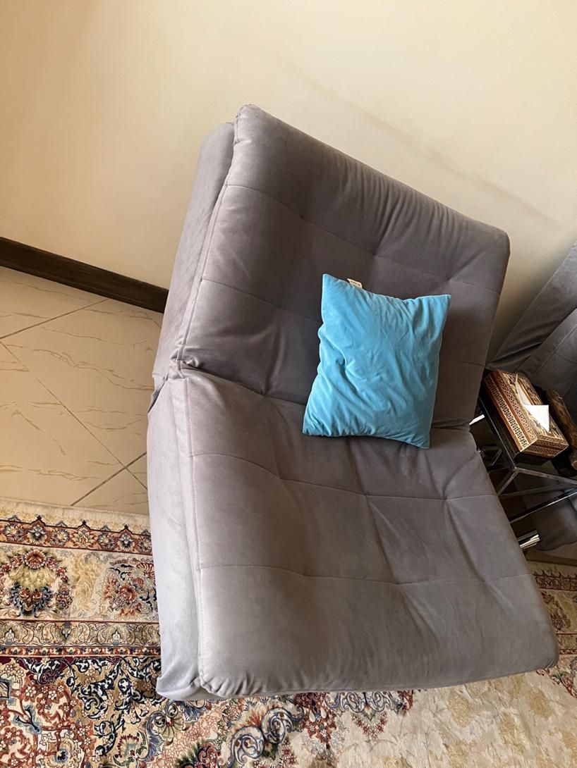 مبل تکنفره تخت خواب شو|مبلمان خانگی و میز عسلی|اصفهان, برازنده|دیوار