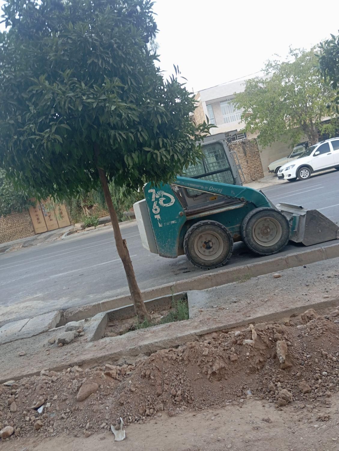 حمل نخاله ومصالح ساختمانی باخاور وتک وبابکت|خدمات حمل و نقل|شیراز, باغ تخت|دیوار