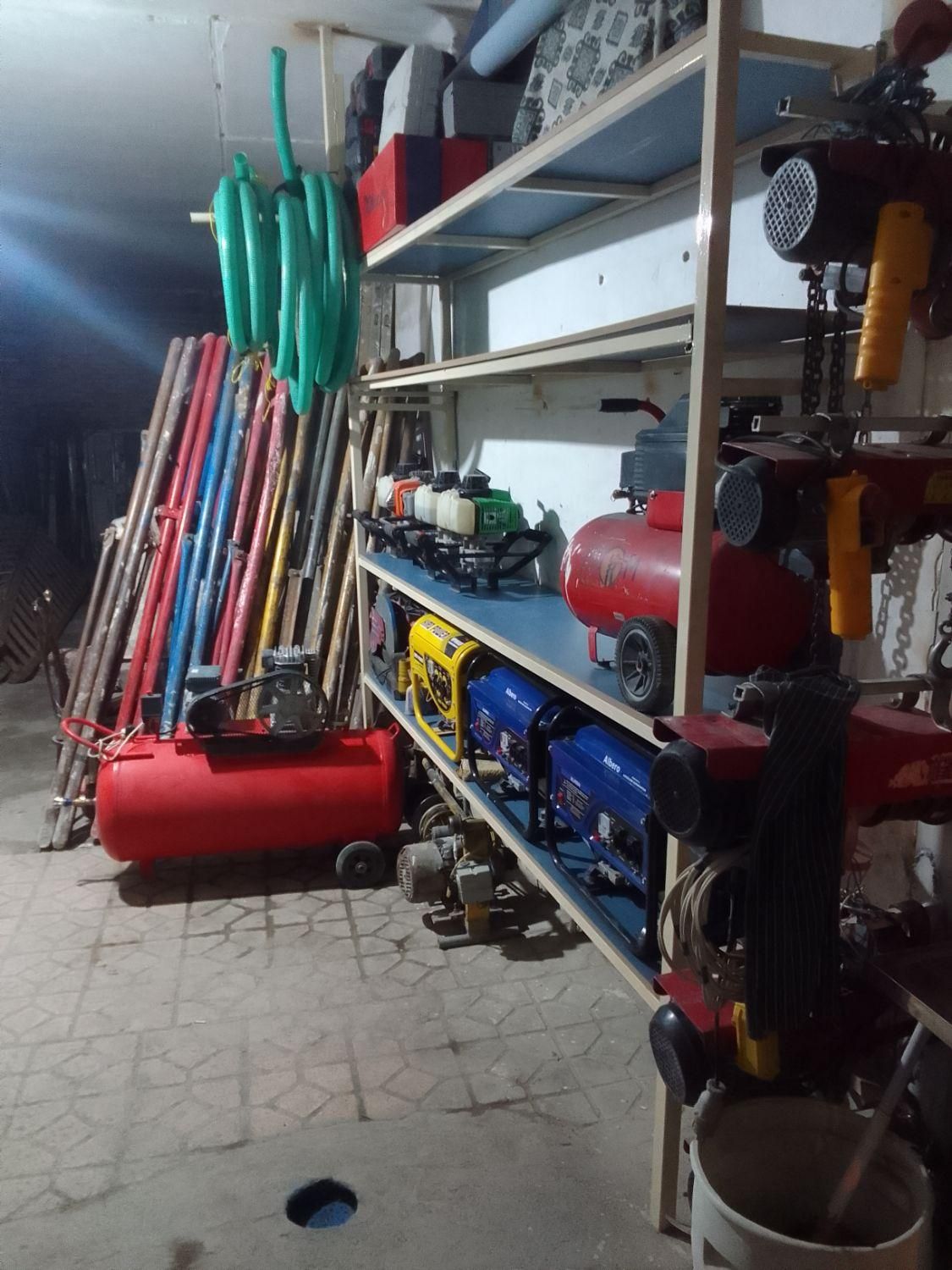 اجاره بالابر جک فلزی بتن کن تخته بشکه نردبان فرغون|خدمات پیشه و مهارت|تبریز, |دیوار