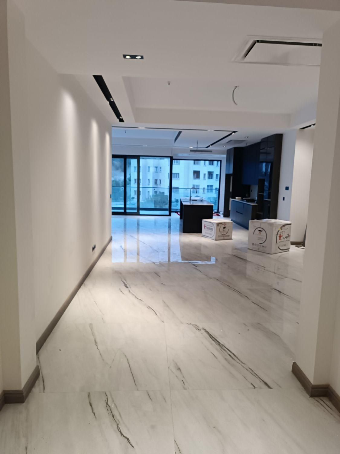 لوکس ترین برج گلزار / ۲۲۰ متر طبقه آخر نوساز