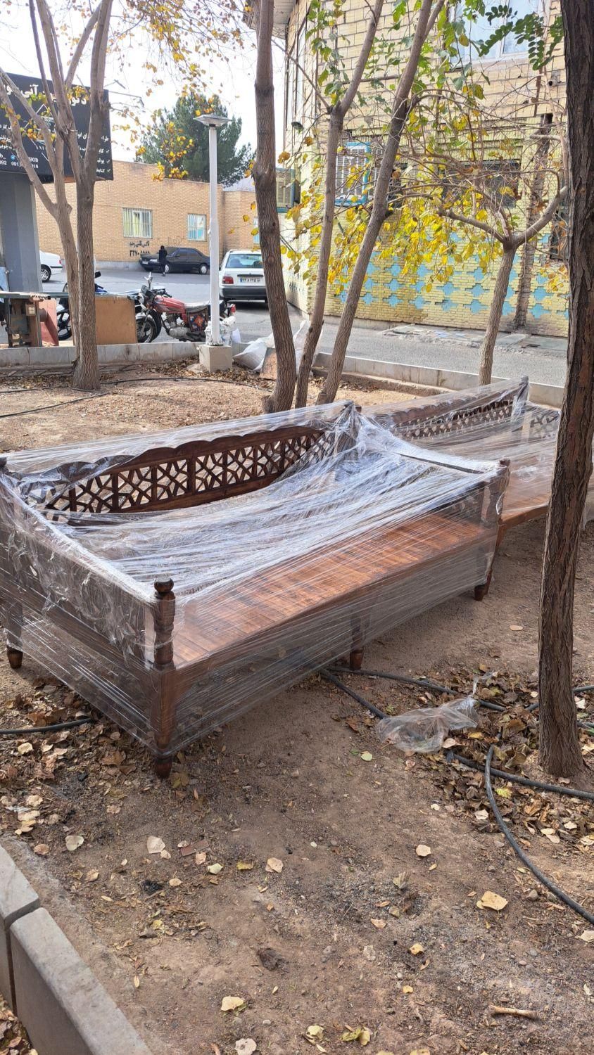 تخت سنتی چوبی|مبلمان خانگی و میز عسلی|قم, بنیاد|دیوار