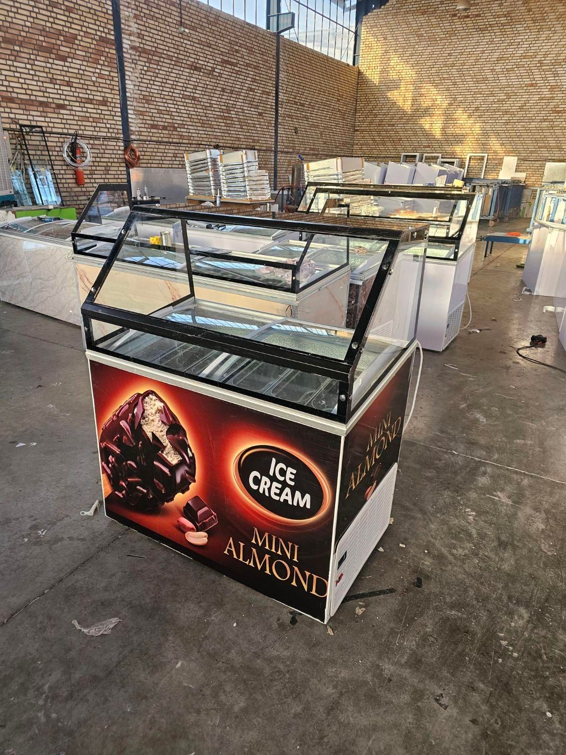 تاپینگ ویترینی شیشه ای با موتور|فروشگاه و مغازه|سراوان, |دیوار