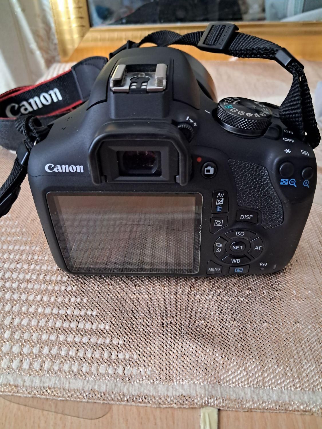دوربین Canon 2000d به همراه لنز حرفه ای|دوربین عکاسی و فیلم‌برداری|لاهیجان, کوی آزادگان|دیوار