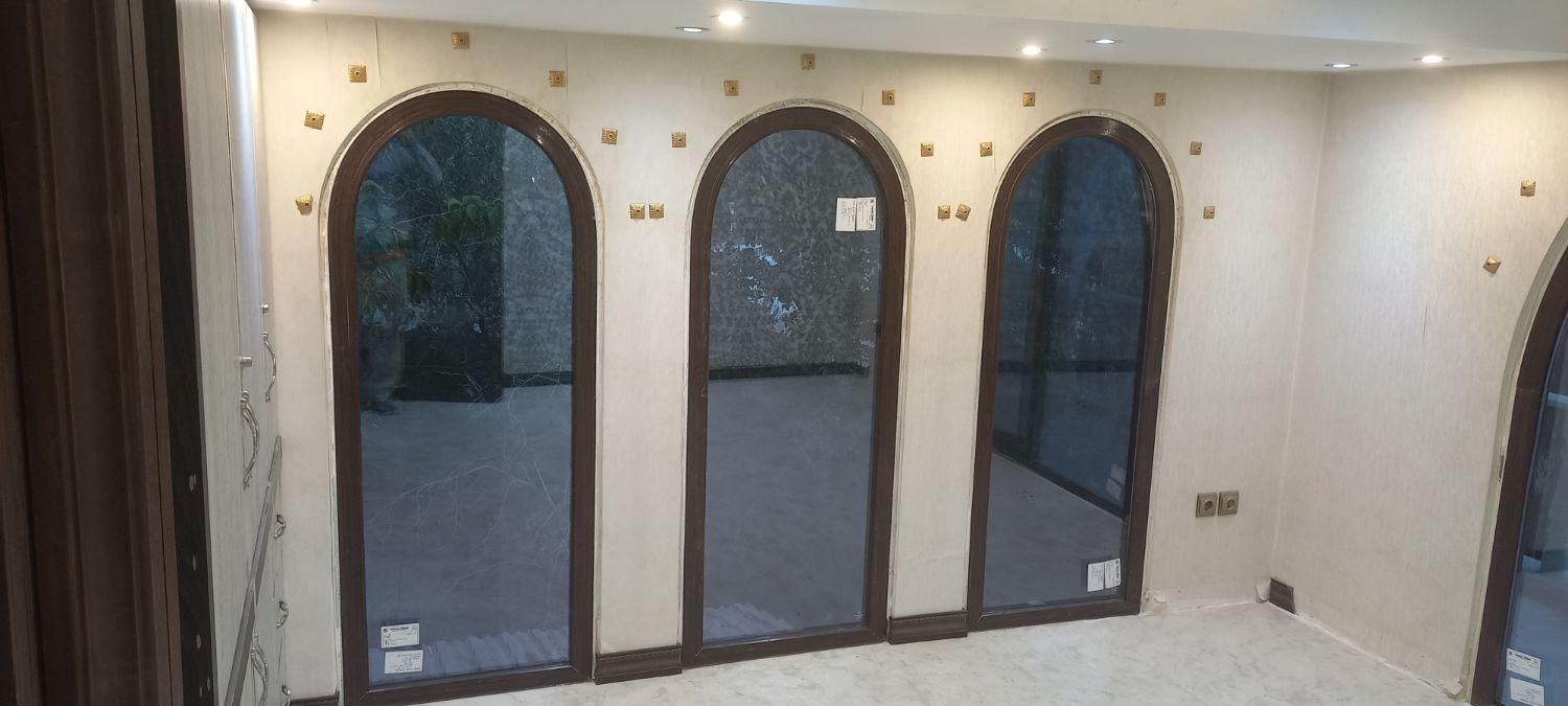 پنجره های عایق دوجداره UPVC|خدمات پیشه و مهارت|اصفهان, مشکین|دیوار