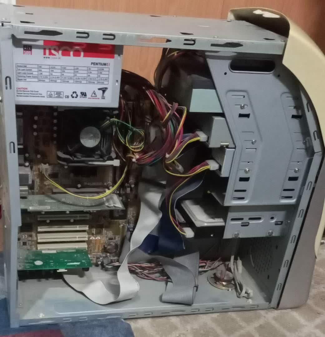 خریدارخرید برد کامپیوتر ،کیس خراب اوراقی قدیمی|قطعات و لوازم جانبی رایانه|اصفهان, ملاصدرا|دیوار