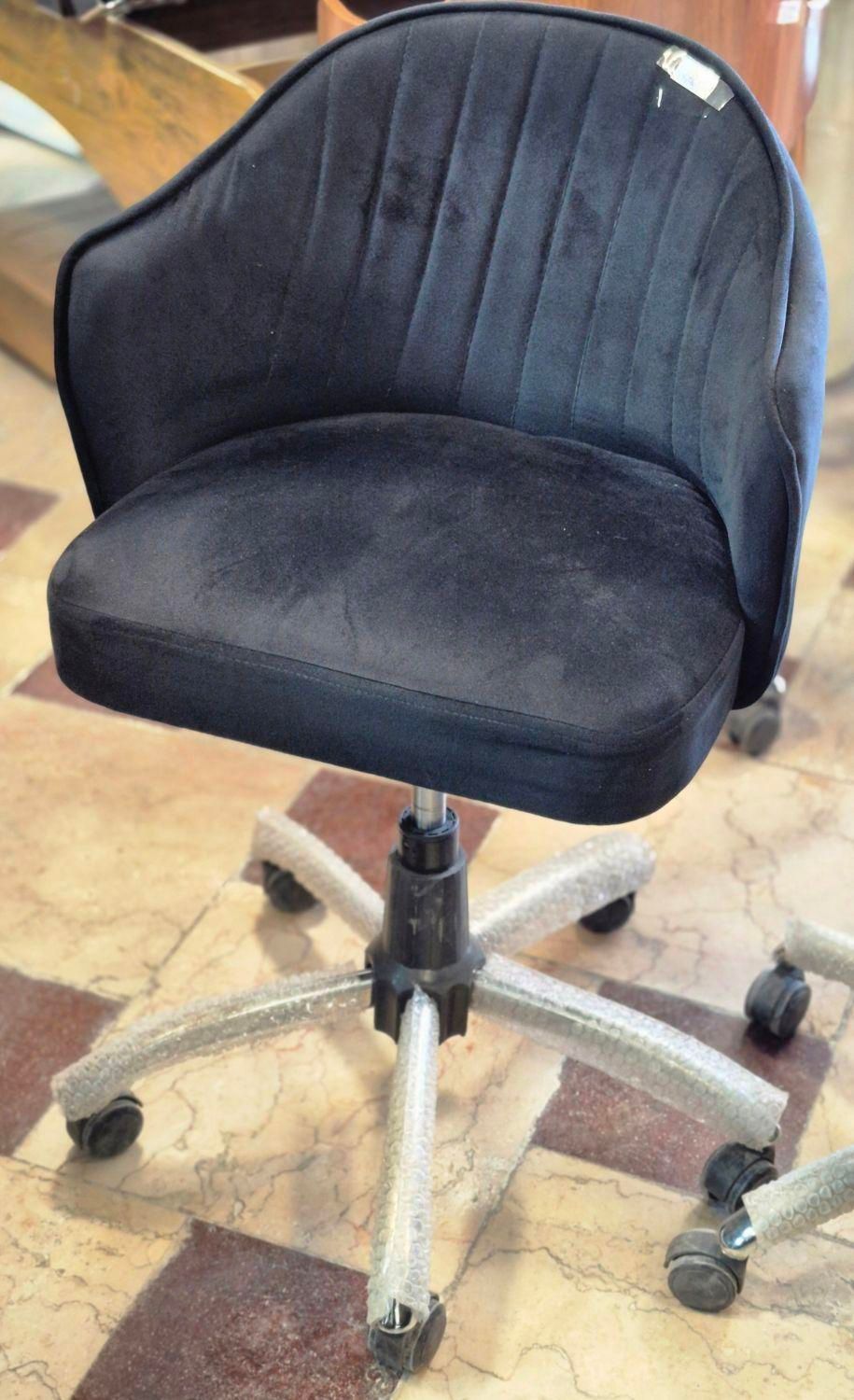 صندلی استاد کار ناخن/سالن زیبایی|آرایشگاه و سالنهای زیبایی|خمینیشهر, |دیوار