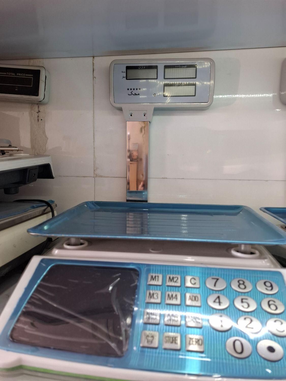 ظروف سرو ترازو محک 50کیلو علمکدار بدون علمک|فروشگاه و مغازه|مشهد, طلاب|دیوار