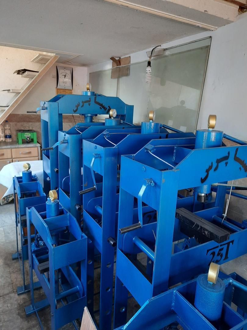 پرس هیدرولیک دستی و برقی|ماشین‌آلات صنعتی|تهران, هفده شهریور|دیوار