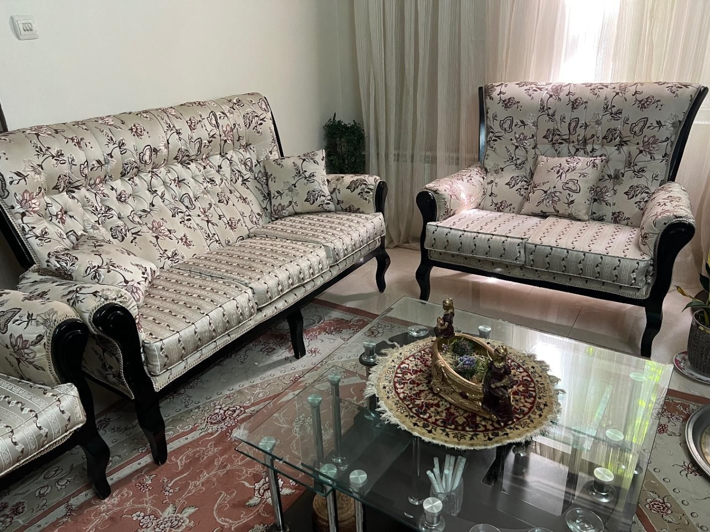 مبلمان چوبی ۷ نفره به همراه میز نهارخوری ۸ نفره|مبلمان خانگی و میز عسلی|تهران, منیریه|دیوار