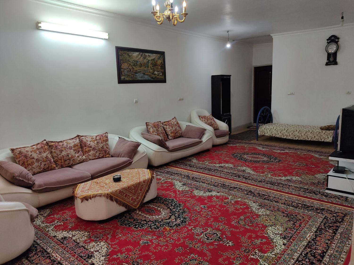 اجاره روزانه سویت پشت بیمارستان ودادگستری پارکینگ|اجارهٔ کوتاه‌مدت آپارتمان و سوئیت|مهریز, |دیوار