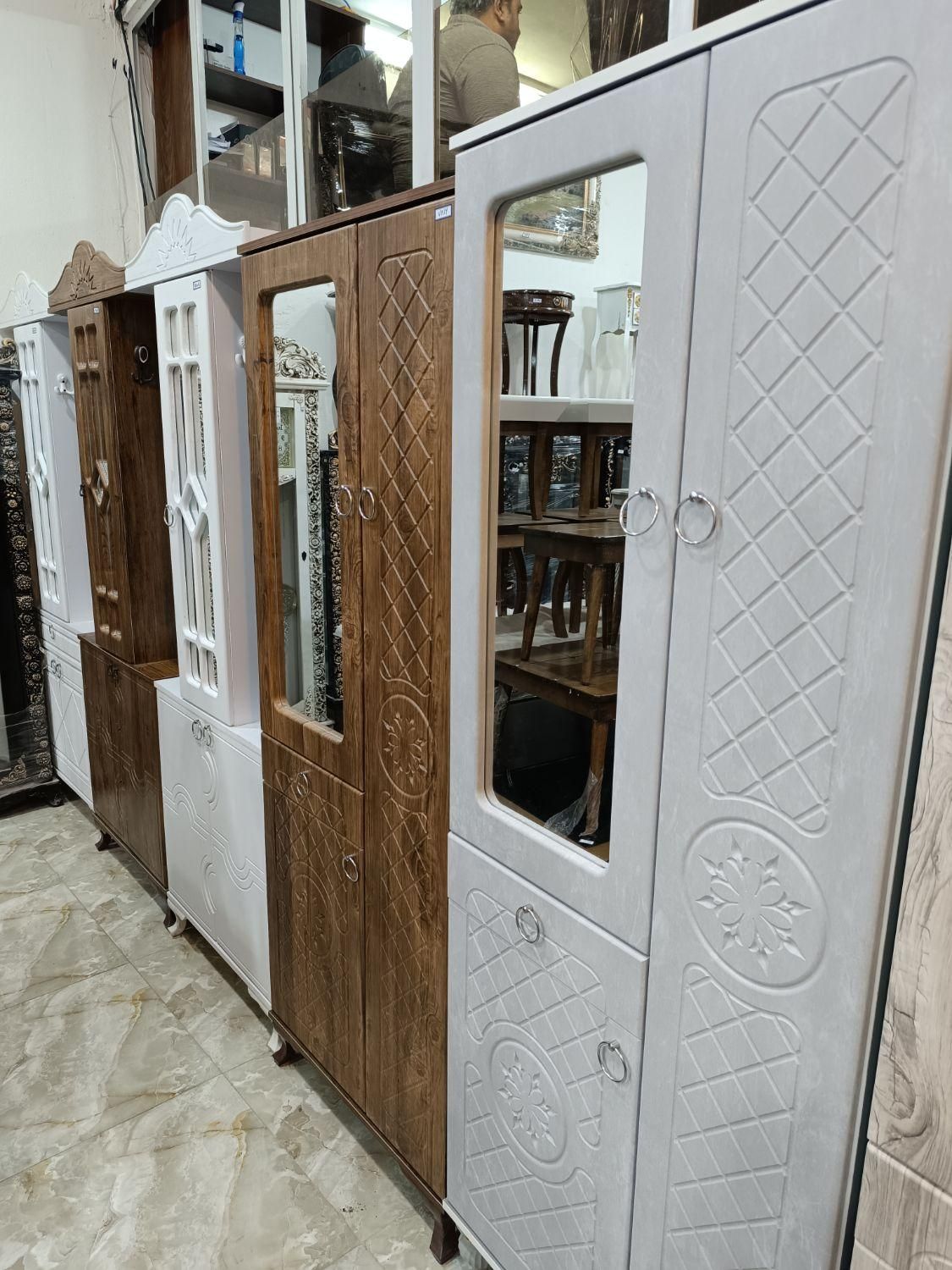 رختکن لباس|جاکفشی، کمد، دراور|کاشان, |دیوار