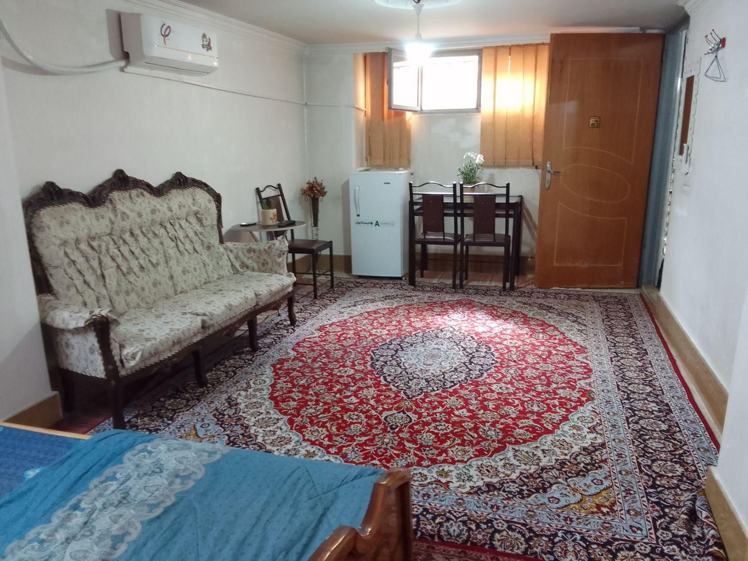 سوییت مسافرمبله ابن سینابامجوزمرکزشهرمجاورنقش جهان|اجارهٔ کوتاه‌مدت آپارتمان و سوئیت|اصفهان, مولوی|دیوار