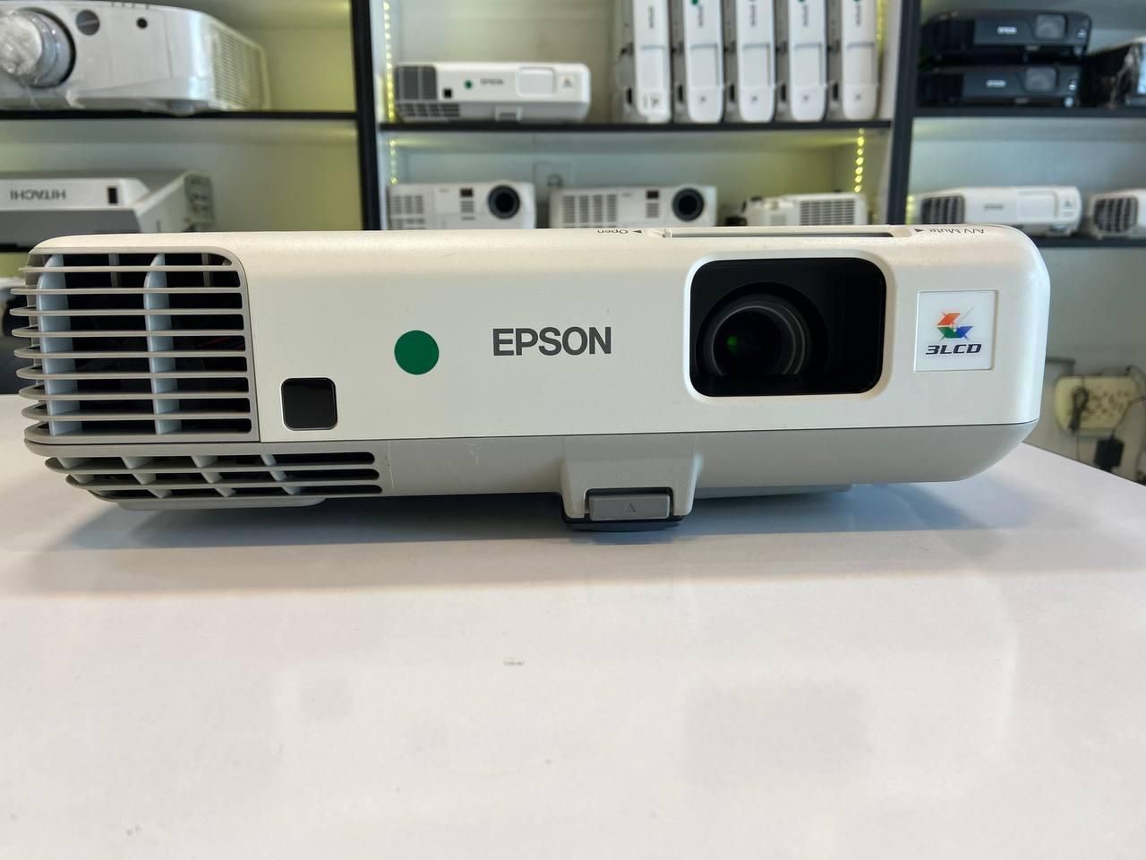 دیتا شو / ویدئو پروژکتور استوک اروپایی +93 EPSON|تلویزیون و پروژکتور|اصفهان, خلجا|دیوار