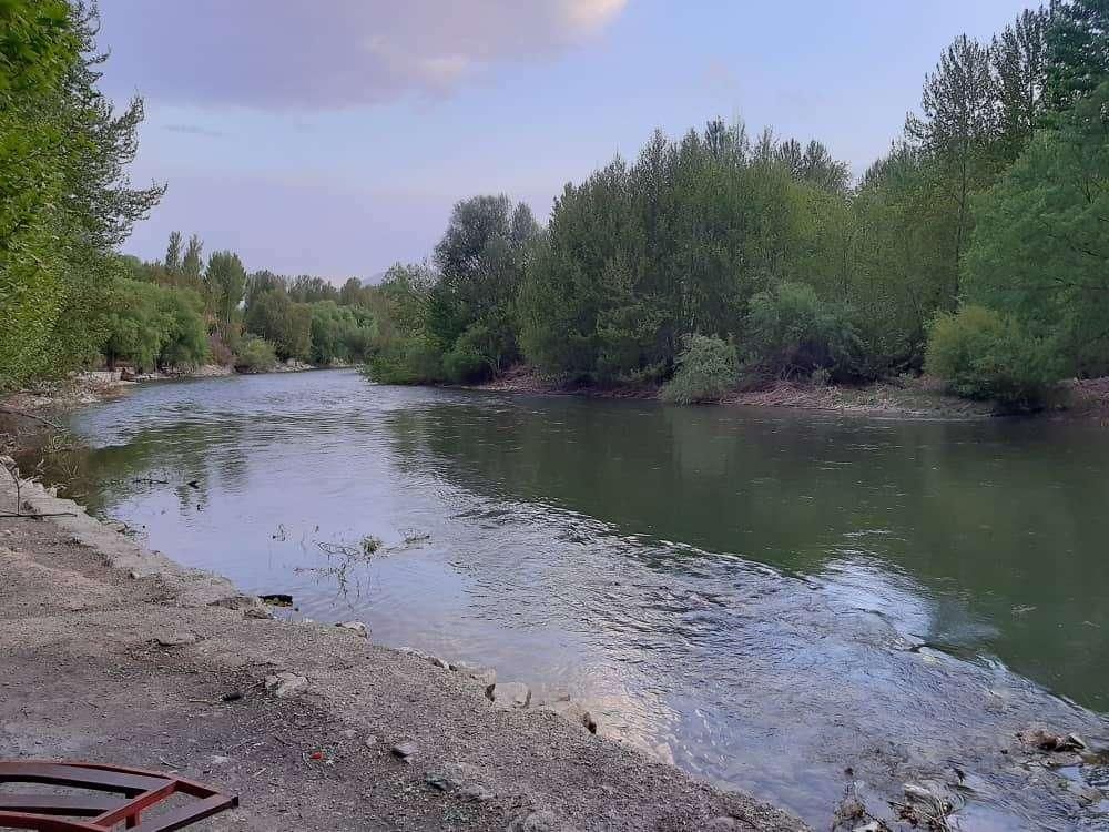 اجاره ویلا در باغ بادران باغ بهادران باغبهادران|اجارهٔ کوتاه‌مدت ویلا و باغ|اصفهان, باغ دریاچه|دیوار