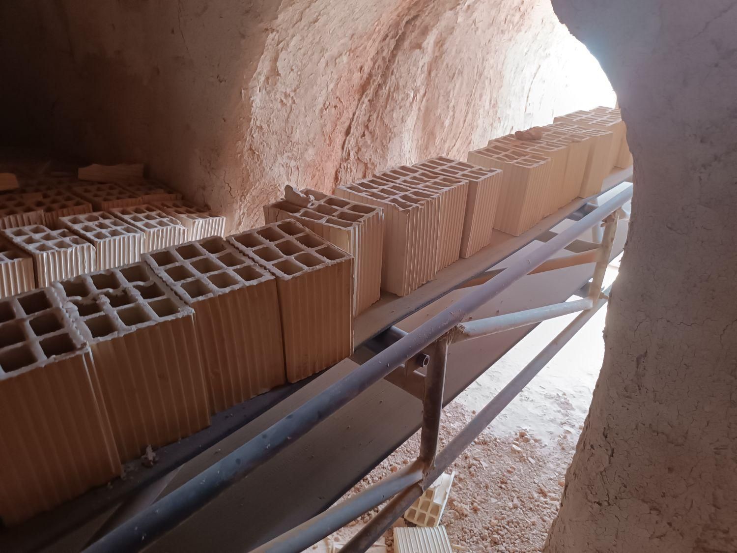 اجرو بلوک تیغه 10و15/سگل شیرازی /بلوک سقفی 20و25|مصالح و تجهیزات ساختمان|یزد, |دیوار