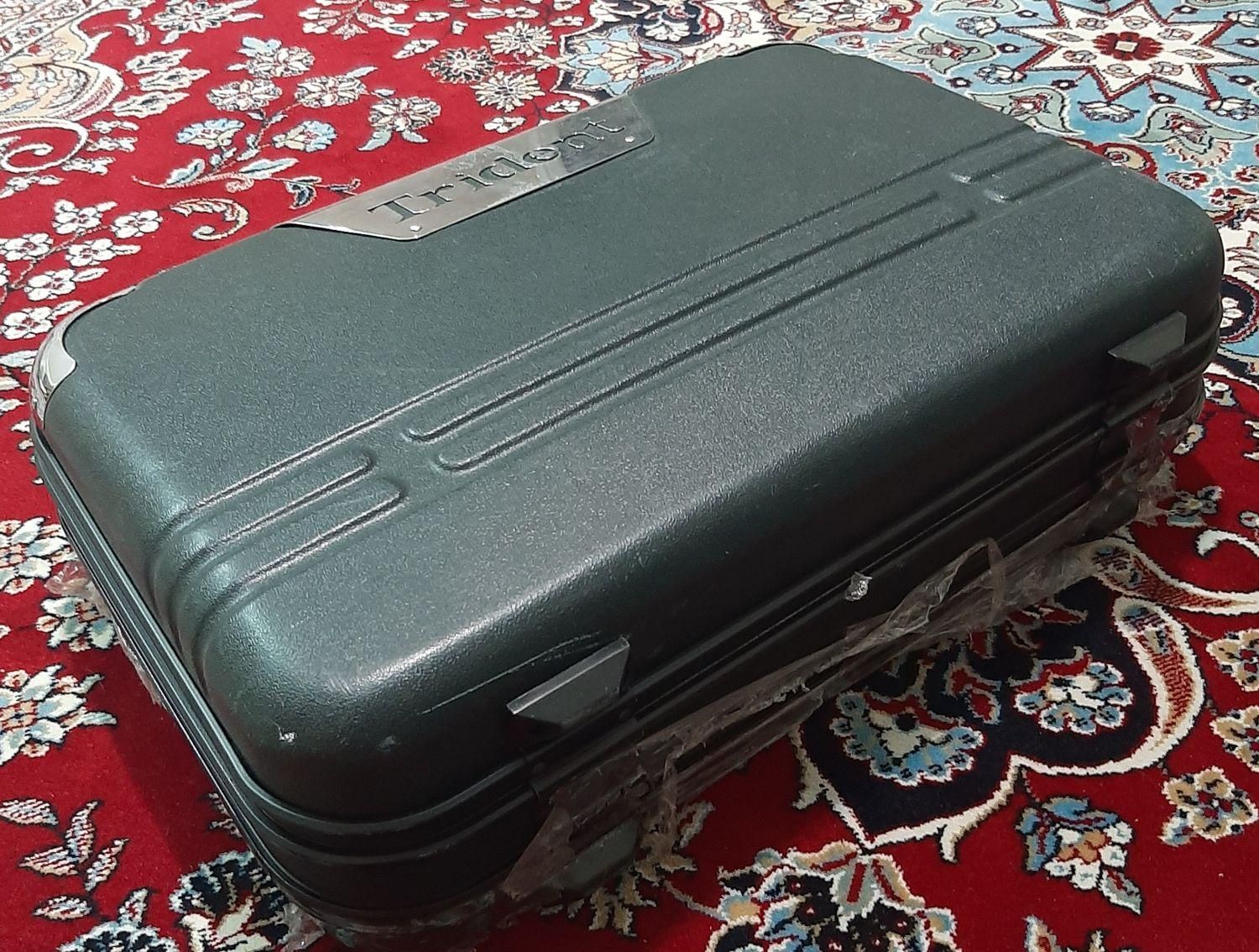 در عدد چمدان مسافرتی ژاپنی و یک عدد صندوق پلیطی|کیف، کفش، کمربند|اصفهان, شاهد|دیوار