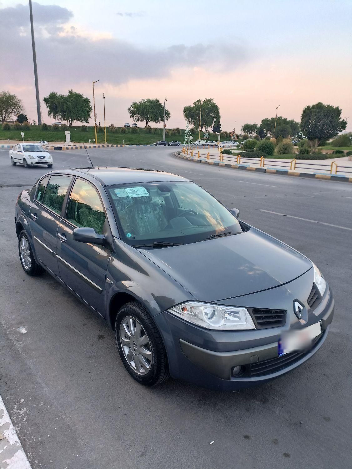 رنو مگان مونتاژ 2000cc، مدل ۱۳۹۱ در حد کارمندی|خودرو سواری و وانت|اصفهان, ملک‌شهر|دیوار