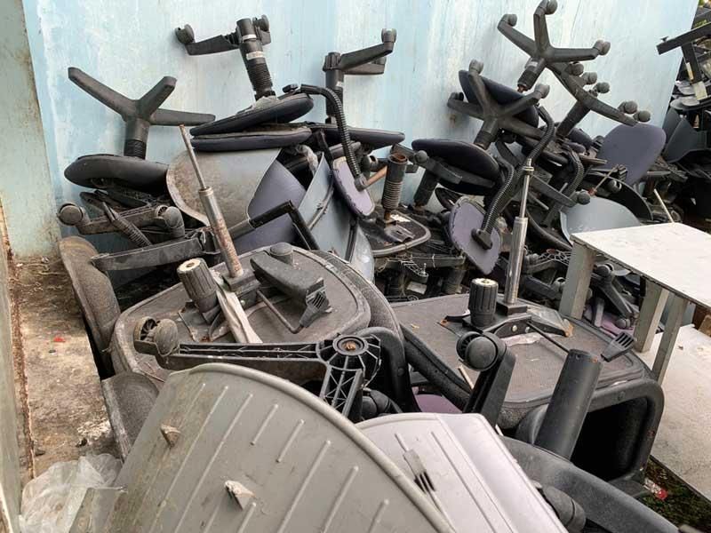 تعمیر صندلی اداری درمحل ریاست،انتظار آرایشگر گردان|خدمات پیشه و مهارت|تبریز, |دیوار