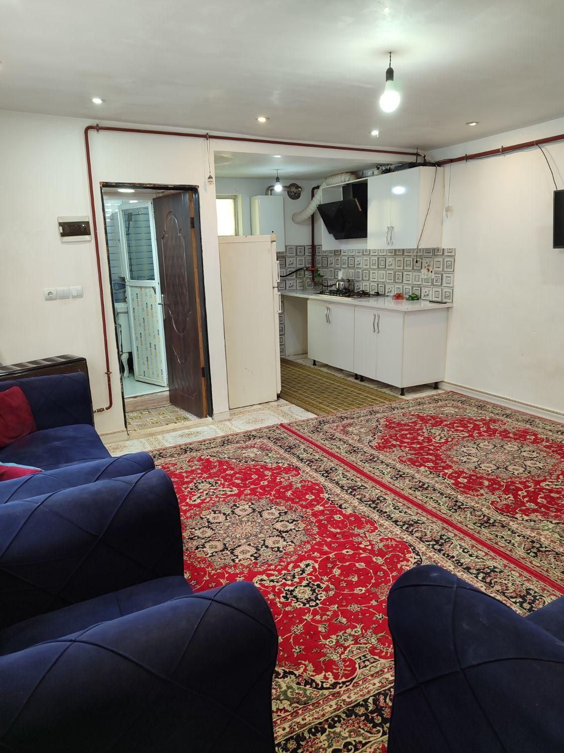 اجاره منزل نزدیک مرکز شهر جای امن وتمیز|اجارهٔ کوتاه‌مدت آپارتمان و سوئیت|رشت, آب و برق|دیوار