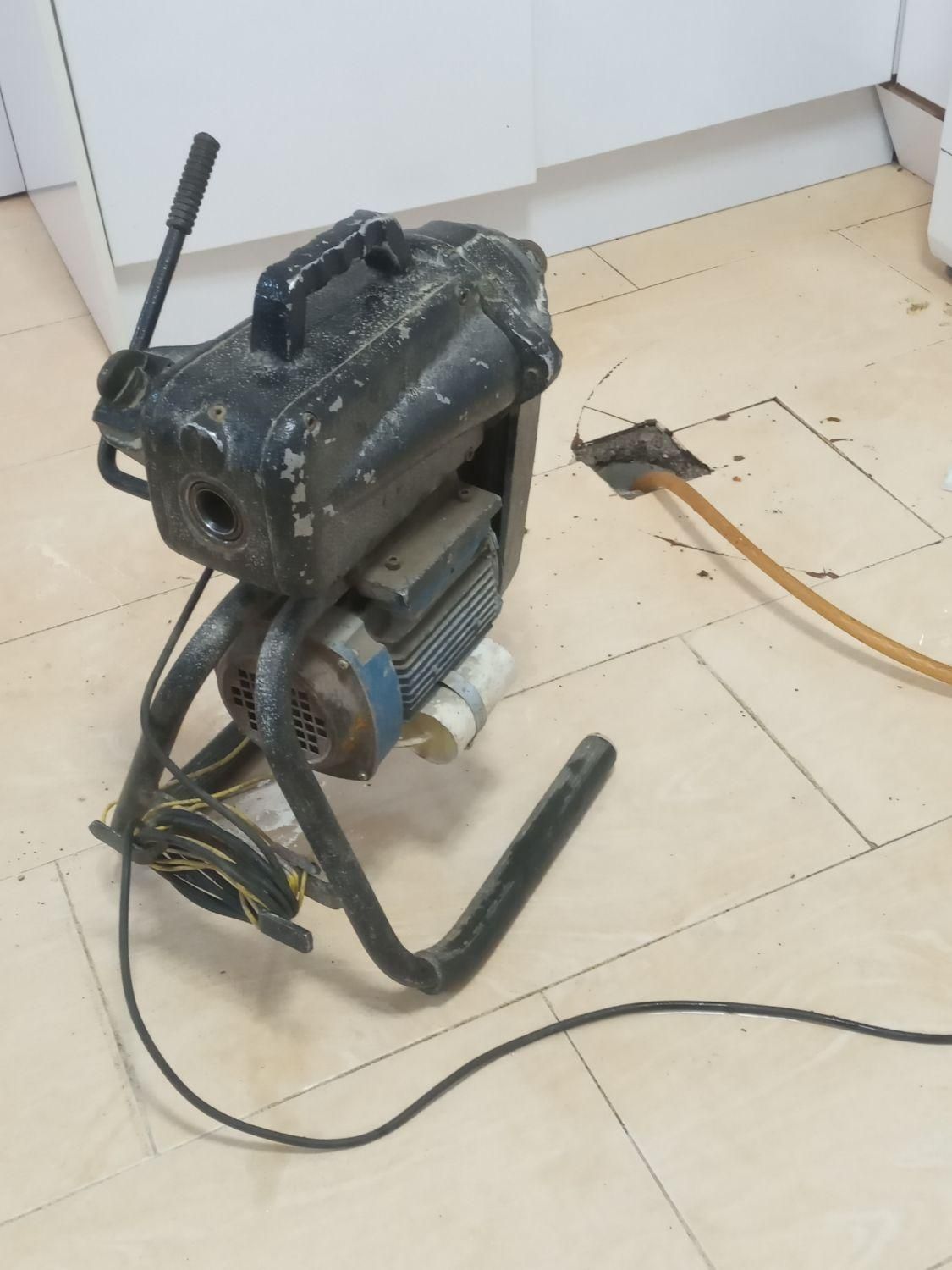 لوله بازکنی سیار شبانه روزی با تراکم بادفنرزنی قوی|خدمات پیشه و مهارت|ایلام, |دیوار