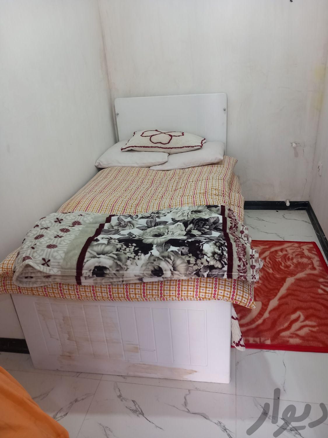 تخت چوبی  یکنفره با تشک طبی|تخت و سرویس خواب|تهران, آشتیانی|دیوار