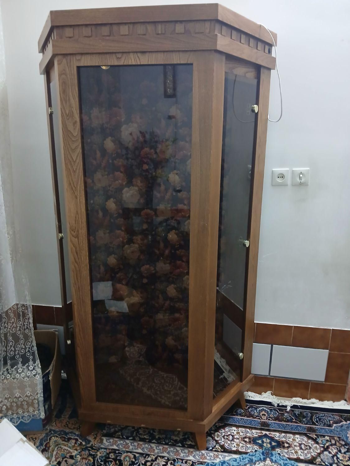 بوفه شیشه ای سالم ، مناسب دکوراسیون منزل و پذیرایی|بوفه، ویترین، کنسول|کازرون, |دیوار