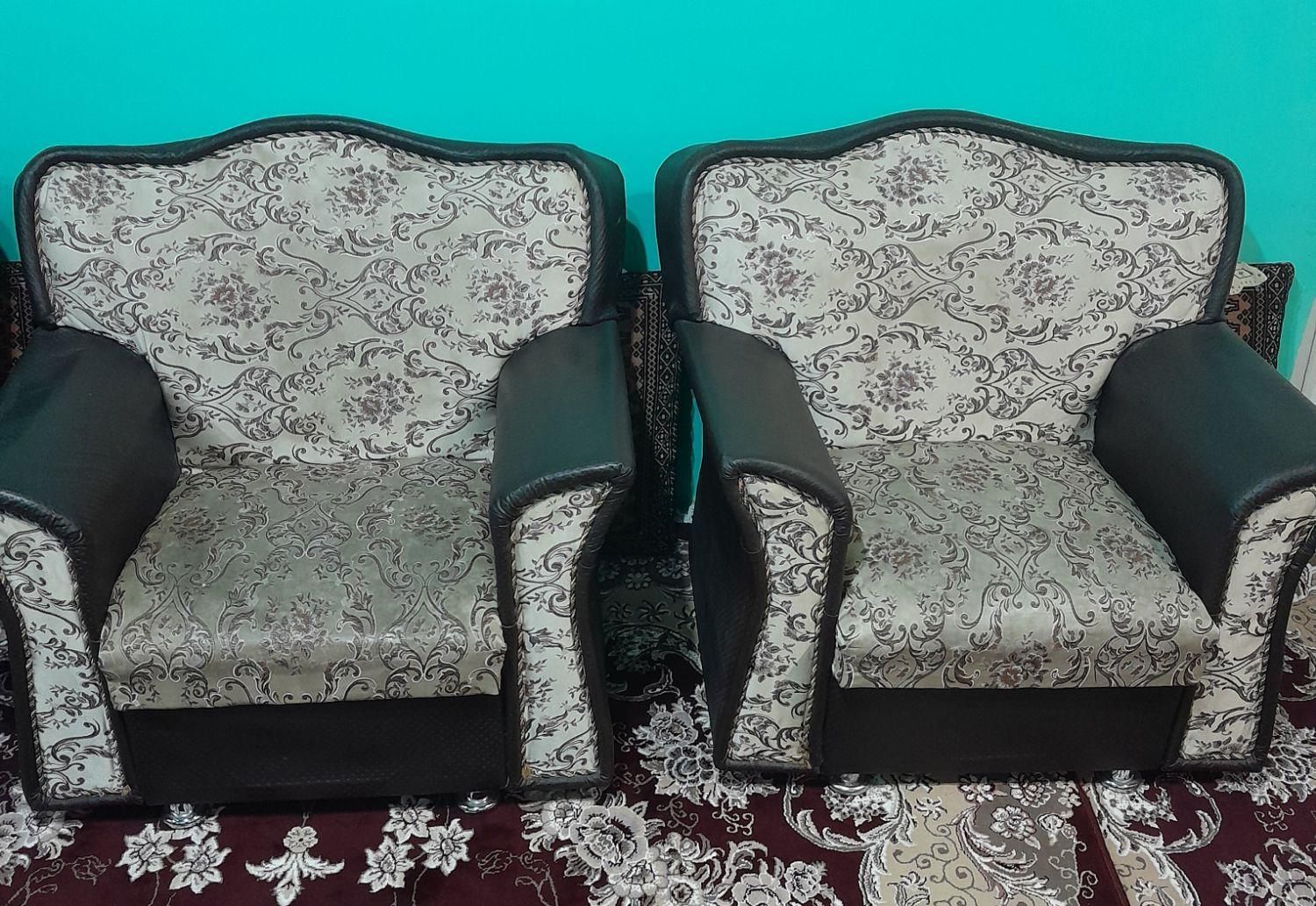 مبل ۴ نفره راحتی همراه با میز و میز عسلی|مبلمان خانگی و میز عسلی|رشت, پاستوریزه|دیوار