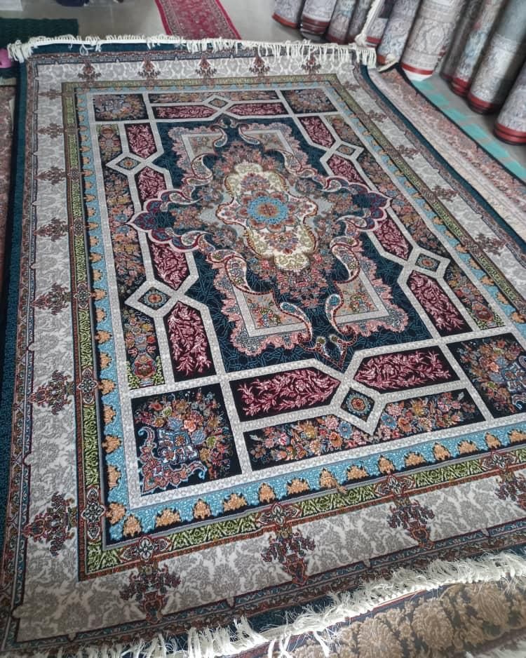 فرش اصل ۷۰۰شانه با تراکم ۲۵۵۰ نگین مشهد|فرش|سنندج, |دیوار