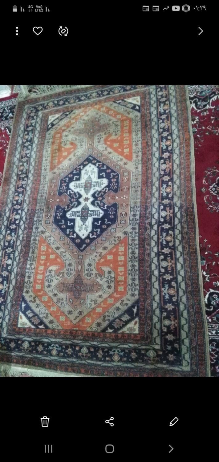 یک تخته فرش دستباف عتیقه ۱۰۰سال بیشتره|فرش|تهران, آذری|دیوار